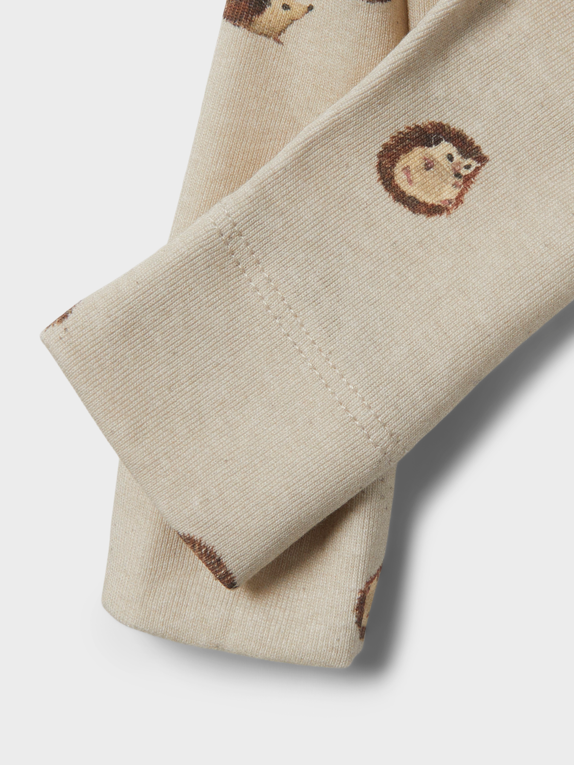 model_shot-front_full